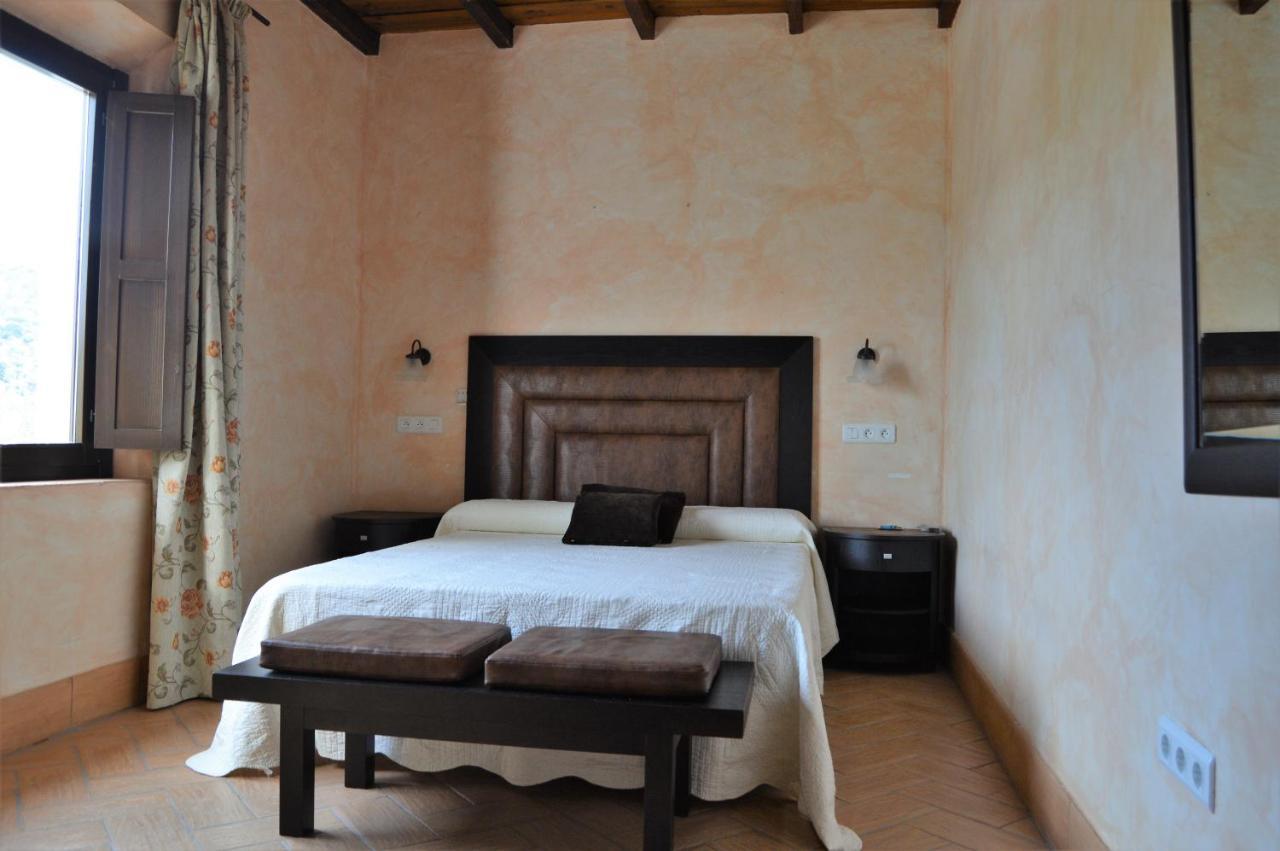 Apartamentos Turisticos - Hostal Los Alisos Aliseda 외부 사진