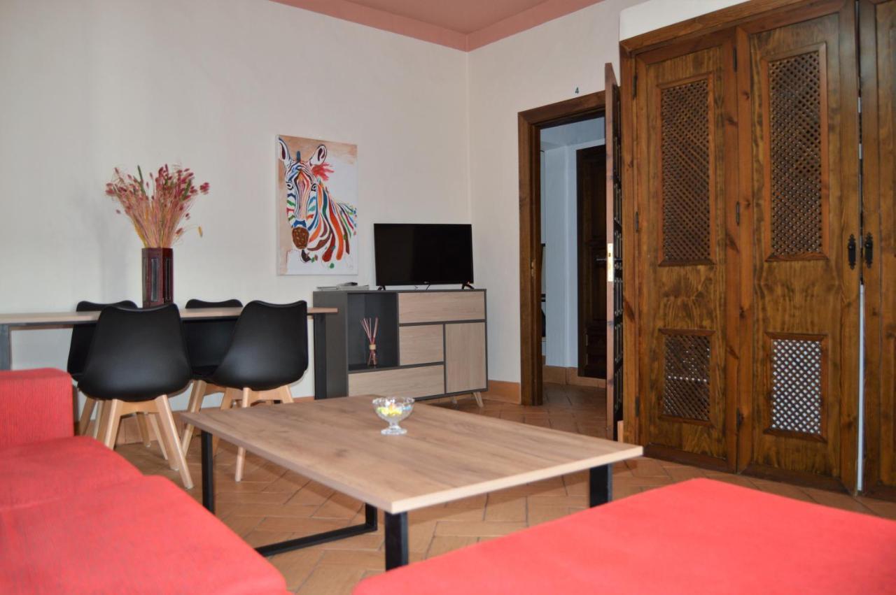 Apartamentos Turisticos - Hostal Los Alisos Aliseda 외부 사진