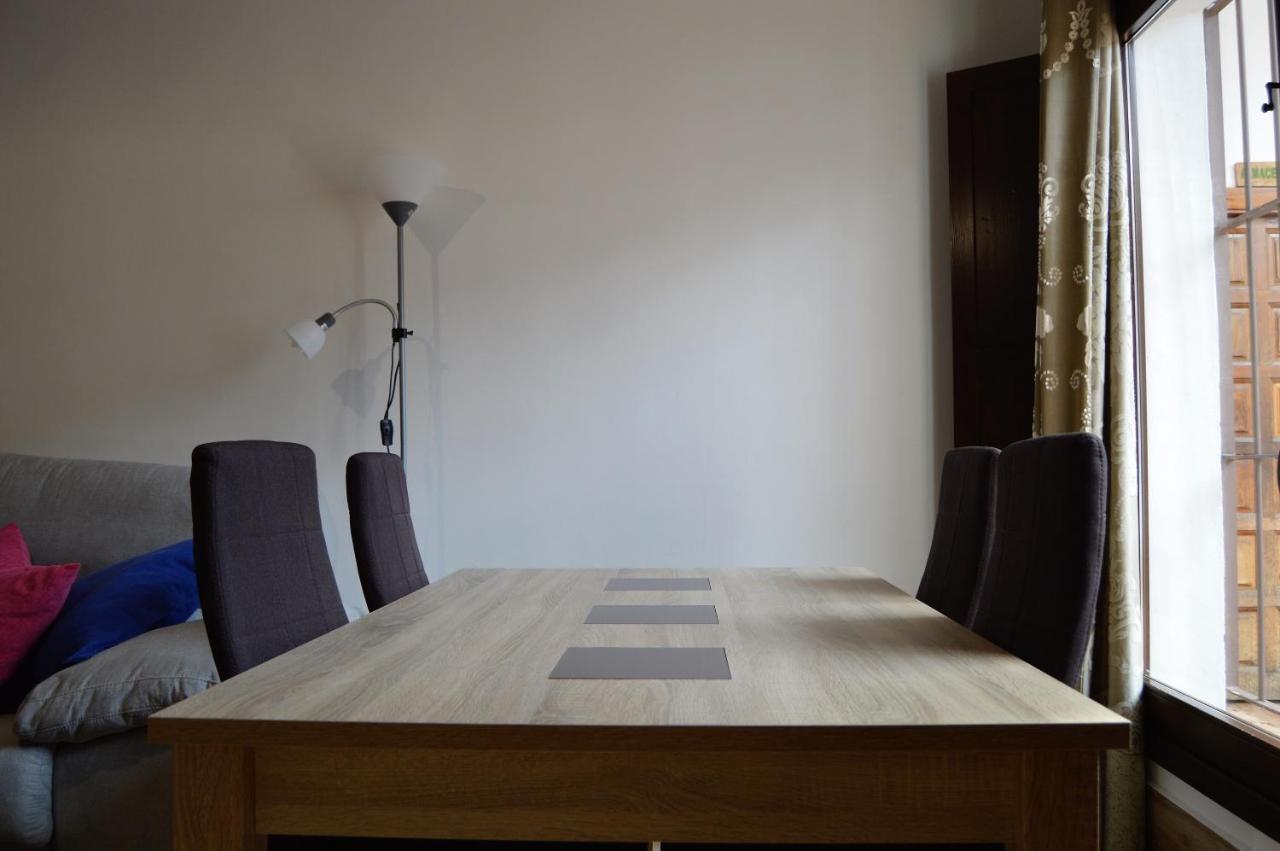 Apartamentos Turisticos - Hostal Los Alisos Aliseda 외부 사진