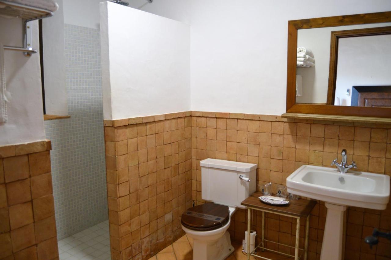 Apartamentos Turisticos - Hostal Los Alisos Aliseda 외부 사진