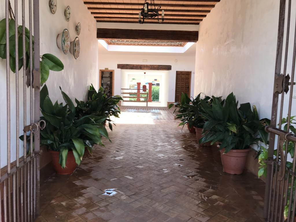 Apartamentos Turisticos - Hostal Los Alisos Aliseda 외부 사진